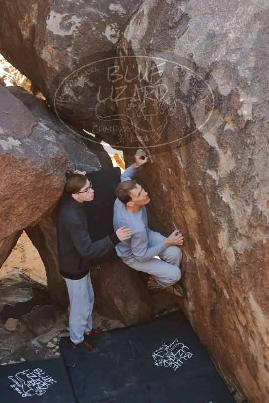 Bouldering in Hueco Tanks on 01/19/2020 with Blue Lizard Climbing and Yoga
Filename: SRM_20200119_1226300.jpg
Aperture: f/2.8
Shutter Speed: 1/250
Body: Canon EOS-1D Mark II
Lens: Canon EF 50mm f/1.8 II