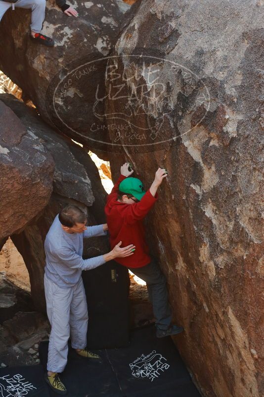Bouldering in Hueco Tanks on 01/19/2020 with Blue Lizard Climbing and Yoga
Filename: SRM_20200119_1236420.jpg
Aperture: f/5.0
Shutter Speed: 1/250
Body: Canon EOS-1D Mark II
Lens: Canon EF 50mm f/1.8 II