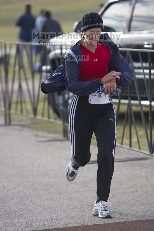 Decker Challenge 20K 2006 road race.

Filename: SRM_20061203_0935364.jpg
Aperture: f/3.5
Shutter Speed: 1/500
Body: Canon EOS-1D Mark II
Lens: Canon EF 80-200mm f/2.8 L