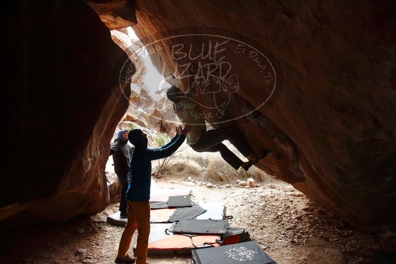 Bouldering in Hueco Tanks on 01/27/2020 with Blue Lizard Climbing and Yoga
Filename: SRM_20200127_1214230.jpg
Aperture: f/6.3
Shutter Speed: 1/250
Body: Canon EOS-1D Mark II
Lens: Canon EF 16-35mm f/2.8 L