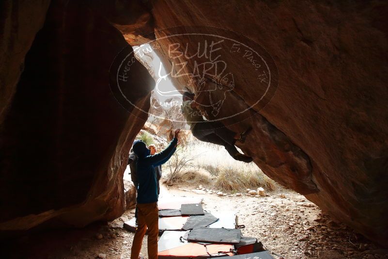 Bouldering in Hueco Tanks on 01/27/2020 with Blue Lizard Climbing and Yoga
Filename: SRM_20200127_1214290.jpg
Aperture: f/6.3
Shutter Speed: 1/250
Body: Canon EOS-1D Mark II
Lens: Canon EF 16-35mm f/2.8 L