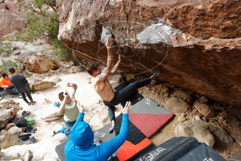 Bouldering in Hueco Tanks on 01/27/2020 with Blue Lizard Climbing and Yoga

Filename: SRM_20200127_1255410.jpg
Aperture: f/8.0
Shutter Speed: 1/250
Body: Canon EOS-1D Mark II
Lens: Canon EF 16-35mm f/2.8 L