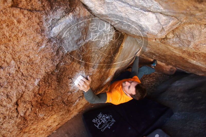 Bouldering in Hueco Tanks on 01/29/2020 with Blue Lizard Climbing and Yoga

Filename: SRM_20200129_1146562.jpg
Aperture: f/4.0
Shutter Speed: 1/250
Body: Canon EOS-1D Mark II
Lens: Canon EF 16-35mm f/2.8 L