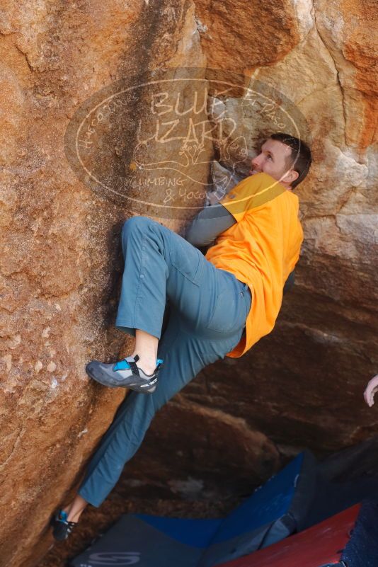 Bouldering in Hueco Tanks on 01/29/2020 with Blue Lizard Climbing and Yoga
Filename: SRM_20200129_1256101.jpg
Aperture: f/4.0
Shutter Speed: 1/250
Body: Canon EOS-1D Mark II
Lens: Canon EF 50mm f/1.8 II