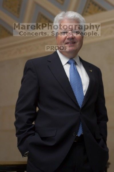 Portrait of UT Vice President and Chief Financial Officer Kevin Hegarty.

Filename: SRM_20061211_0911444.jpg
Aperture: f/3.5
Shutter Speed: 1/200
Body: Canon EOS-1D Mark II
Lens: Canon EF 50mm f/1.8 II