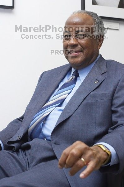 Portrait of UT Vice President James Hill.

Filename: SRM_20061211_0932487.jpg
Aperture: f/5.0
Shutter Speed: 1/200
Body: Canon EOS-1D Mark II
Lens: Canon EF 50mm f/1.8 II