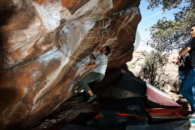 Bouldering in Hueco Tanks on 02/14/2020 with Blue Lizard Climbing and Yoga
Filename: SRM_20200214_1238120.jpg
Aperture: f/8.0
Shutter Speed: 1/250
Body: Canon EOS-1D Mark II
Lens: Canon EF 16-35mm f/2.8 L