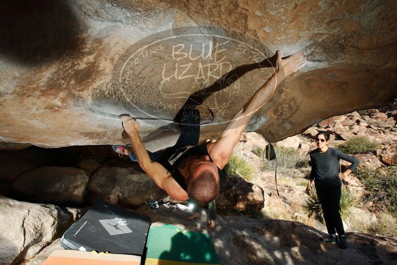 Bouldering in Hueco Tanks on 02/14/2020 with Blue Lizard Climbing and Yoga
Filename: SRM_20200214_1650000.jpg
Aperture: f/8.0
Shutter Speed: 1/250
Body: Canon EOS-1D Mark II
Lens: Canon EF 16-35mm f/2.8 L