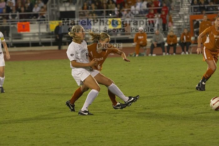 Greta Carter, #6.  The lady longhorns beat Texas A&M 1-0 in soccer Friday night.

Filename: SRM_20061027_2017289.jpg
Aperture: f/4.0
Shutter Speed: 1/800
Body: Canon EOS 20D
Lens: Canon EF 80-200mm f/2.8 L
