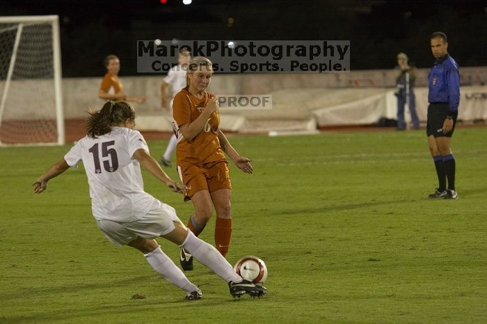 Greta Carter, #6.  The lady longhorns beat Texas A&M 1-0 in soccer Friday night.

Filename: SRM_20061027_2048163.jpg
Aperture: f/4.0
Shutter Speed: 1/800
Body: Canon EOS 20D
Lens: Canon EF 80-200mm f/2.8 L