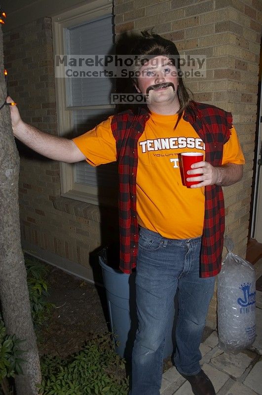 The University of Texas 2006 Chemical Engineering Halloween party.

Filename: SRM_20061027_2251561.jpg
Aperture: f/4.0
Shutter Speed: 1/200
Body: Canon EOS 20D
Lens: Canon EF-S 18-55mm f/3.5-5.6