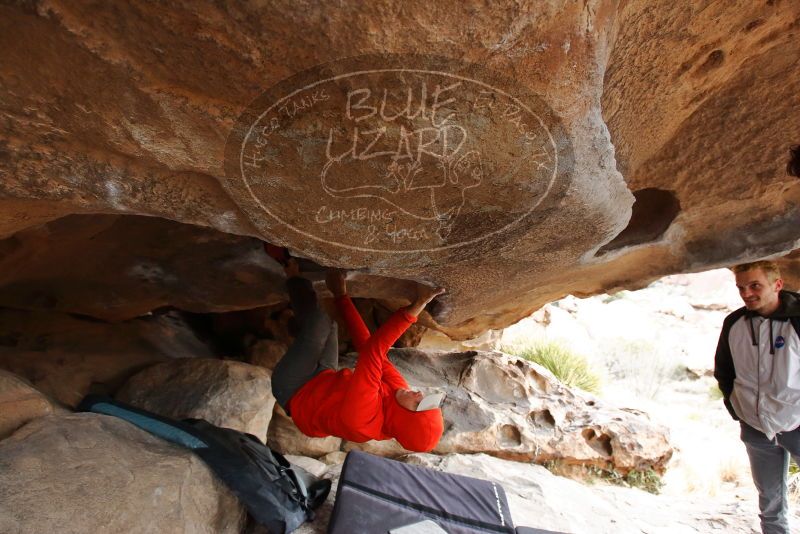 Bouldering in Hueco Tanks on 02/21/2020 with Blue Lizard Climbing and Yoga
Filename: SRM_20200221_1108300.jpg
Aperture: f/4.5
Shutter Speed: 1/250
Body: Canon EOS-1D Mark II
Lens: Canon EF 16-35mm f/2.8 L