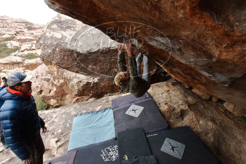 Bouldering in Hueco Tanks on 02/21/2020 with Blue Lizard Climbing and Yoga
Filename: SRM_20200221_1405420.jpg
Aperture: f/8.0
Shutter Speed: 1/320
Body: Canon EOS-1D Mark II
Lens: Canon EF 16-35mm f/2.8 L
