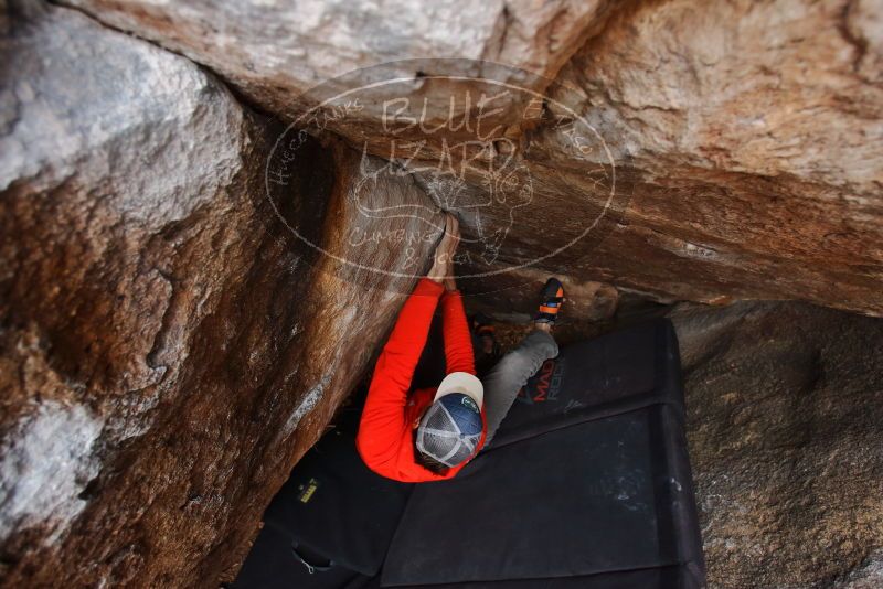 Bouldering in Hueco Tanks on 02/21/2020 with Blue Lizard Climbing and Yoga
Filename: SRM_20200221_1559220.jpg
Aperture: f/4.0
Shutter Speed: 1/250
Body: Canon EOS-1D Mark II
Lens: Canon EF 16-35mm f/2.8 L