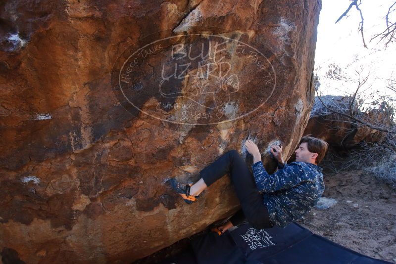 Bouldering in Hueco Tanks on 02/25/2020 with Blue Lizard Climbing and Yoga
Filename: SRM_20200225_1146080.jpg
Aperture: f/4.5
Shutter Speed: 1/250
Body: Canon EOS-1D Mark II
Lens: Canon EF 16-35mm f/2.8 L
