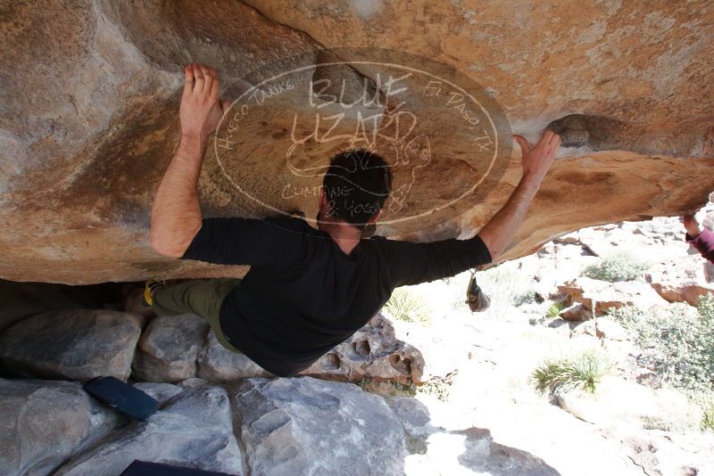 Bouldering in Hueco Tanks on 02/25/2020 with Blue Lizard Climbing and Yoga
Filename: SRM_20200225_1522510.jpg
Aperture: f/7.1
Shutter Speed: 1/250
Body: Canon EOS-1D Mark II
Lens: Canon EF 16-35mm f/2.8 L
