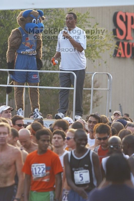 Beth ran the IBM 10K Classic Road Race.

Filename: SRM_20061001_0759449.jpg
Aperture: f/4.0
Shutter Speed: 1/250
Body: Canon EOS 20D
Lens: Canon EF 80-200mm f/2.8 L