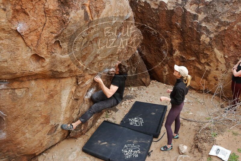 Bouldering in Hueco Tanks on 02/28/2020 with Blue Lizard Climbing and Yoga
Filename: SRM_20200228_1456130.jpg
Aperture: f/6.3
Shutter Speed: 1/250
Body: Canon EOS-1D Mark II
Lens: Canon EF 16-35mm f/2.8 L