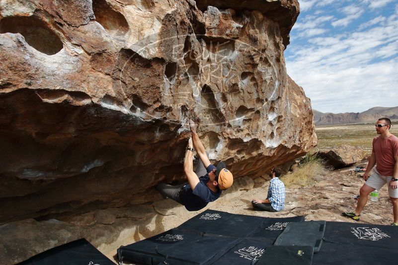 Bouldering in Hueco Tanks on 02/29/2020 with Blue Lizard Climbing and Yoga
Filename: SRM_20200229_1126330.jpg
Aperture: f/7.1
Shutter Speed: 1/320
Body: Canon EOS-1D Mark II
Lens: Canon EF 16-35mm f/2.8 L