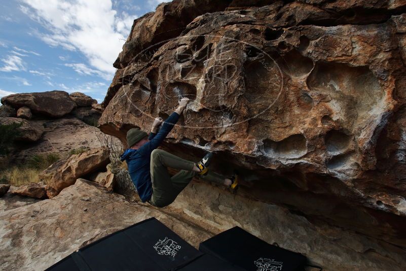 Bouldering in Hueco Tanks on 02/29/2020 with Blue Lizard Climbing and Yoga
Filename: SRM_20200229_1137450.jpg
Aperture: f/8.0
Shutter Speed: 1/250
Body: Canon EOS-1D Mark II
Lens: Canon EF 16-35mm f/2.8 L