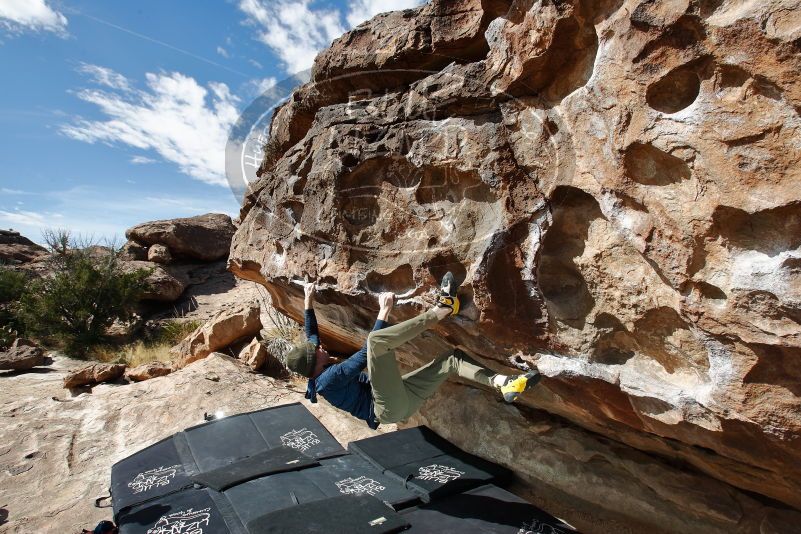 Bouldering in Hueco Tanks on 02/29/2020 with Blue Lizard Climbing and Yoga
Filename: SRM_20200229_1200330.jpg
Aperture: f/8.0
Shutter Speed: 1/250
Body: Canon EOS-1D Mark II
Lens: Canon EF 16-35mm f/2.8 L