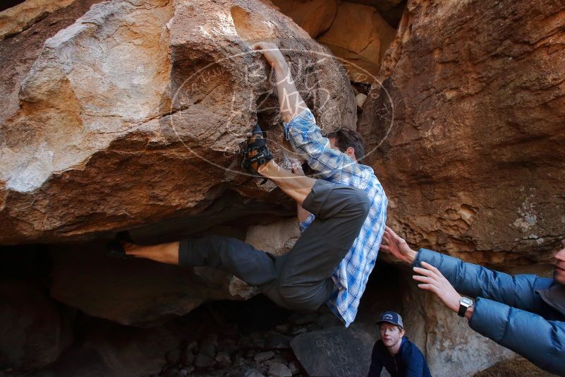 Bouldering in Hueco Tanks on 02/29/2020 with Blue Lizard Climbing and Yoga
Filename: SRM_20200229_1539330.jpg
Aperture: f/6.3
Shutter Speed: 1/250
Body: Canon EOS-1D Mark II
Lens: Canon EF 16-35mm f/2.8 L