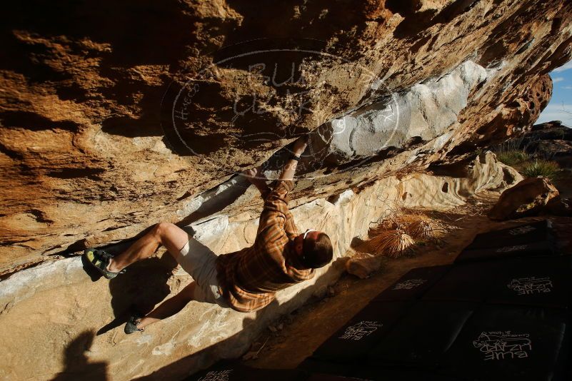 Bouldering in Hueco Tanks on 02/29/2020 with Blue Lizard Climbing and Yoga
Filename: SRM_20200229_1758020.jpg
Aperture: f/7.1
Shutter Speed: 1/400
Body: Canon EOS-1D Mark II
Lens: Canon EF 16-35mm f/2.8 L