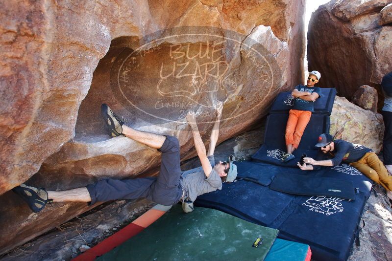 Bouldering in Hueco Tanks on 03/07/2020 with Blue Lizard Climbing and Yoga
Filename: SRM_20200307_1531470.jpg
Aperture: f/4.0
Shutter Speed: 1/400
Body: Canon EOS-1D Mark II
Lens: Canon EF 16-35mm f/2.8 L
