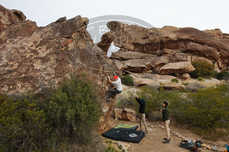 Bouldering in Hueco Tanks on 03/15/2020 with Blue Lizard Climbing and Yoga
Filename: SRM_20200315_0919310.jpg
Aperture: f/5.6
Shutter Speed: 1/500
Body: Canon EOS-1D Mark II
Lens: Canon EF 16-35mm f/2.8 L