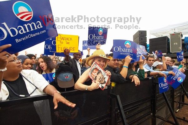 The Barack Obama "Kick-Ass" Rally--the Obama for president, 2008, rally
Filename: SRM_20070223_1442120.jpg
Aperture: f/8.0
Shutter Speed: 1/100
Body: Canon EOS-1D Mark II
Lens: Sigma 15-30mm f/3.5-4.5 EX Aspherical DG DF