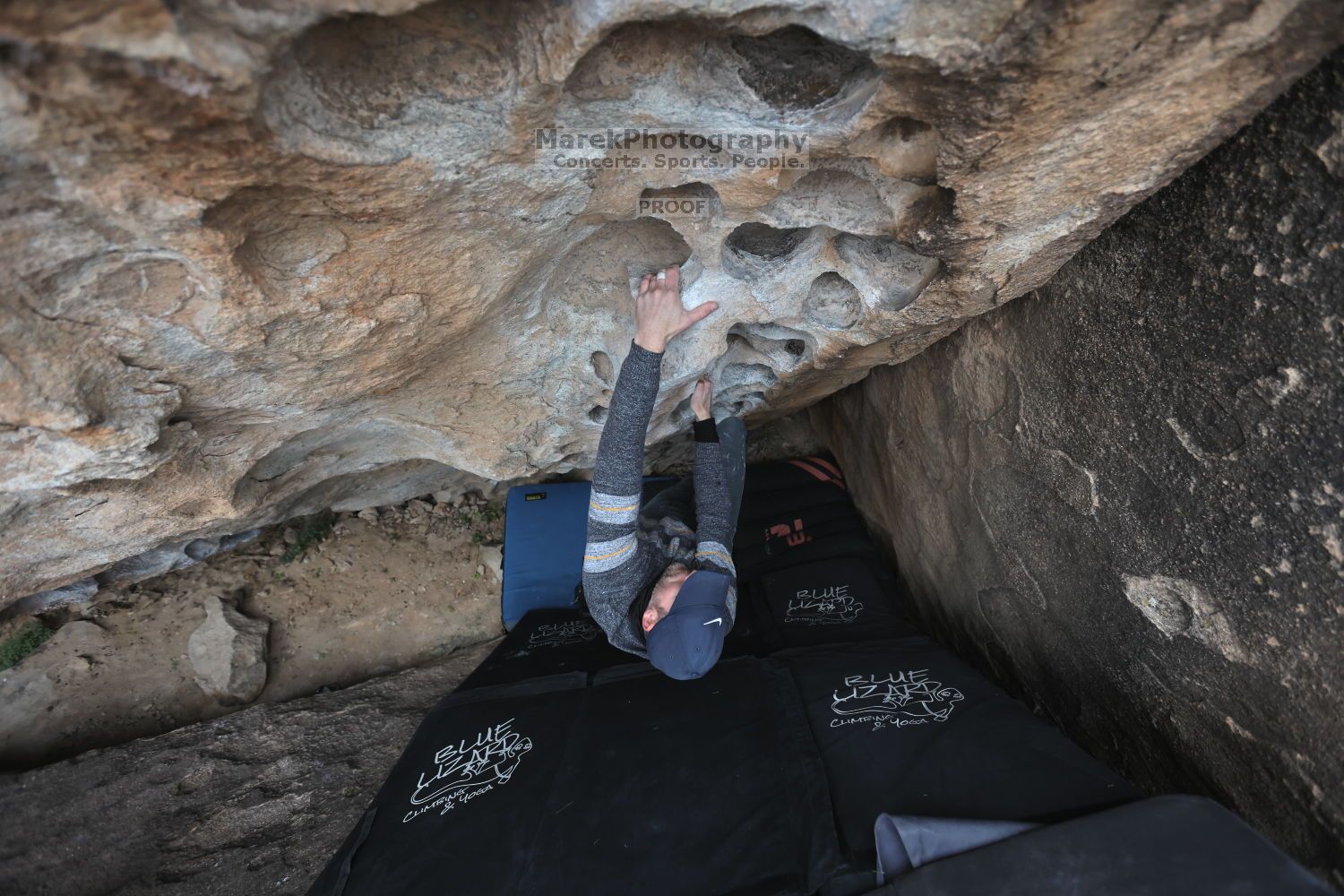 

Filename: SRM_20211125_0940280.jpg
Aperture: f/4.0
Shutter Speed: 1/400
Body: Canon EOS R6
Lens: Canon EF 16-35mm f/2.8 L