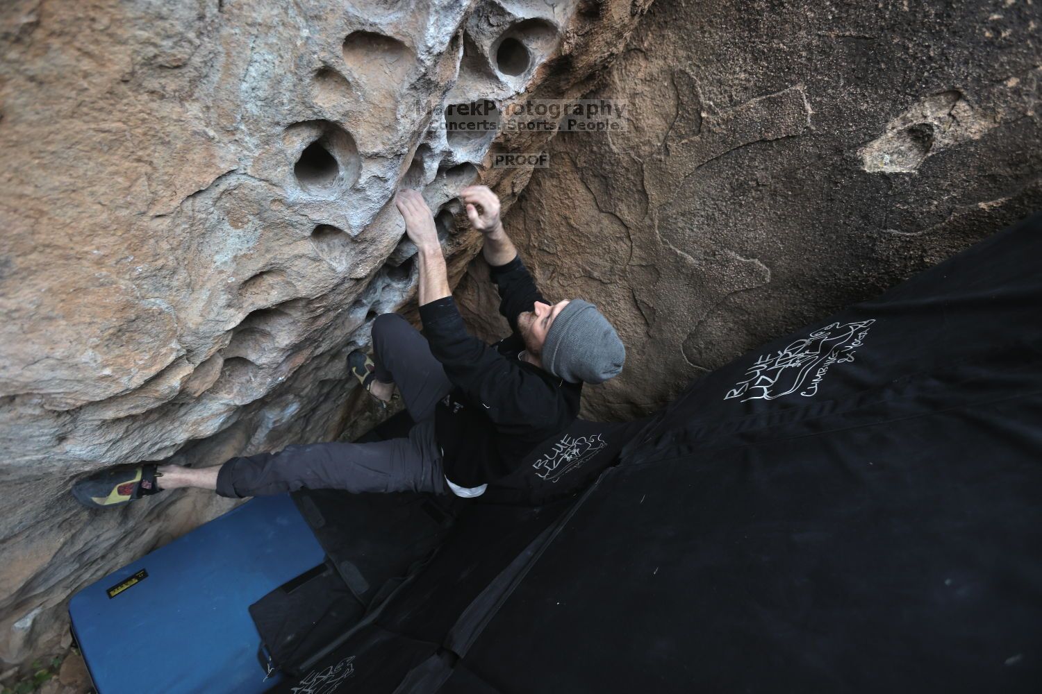 

Filename: SRM_20211125_0942180.jpg
Aperture: f/4.0
Shutter Speed: 1/400
Body: Canon EOS R6
Lens: Canon EF 16-35mm f/2.8 L