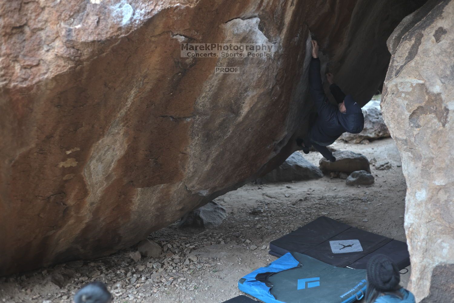 

Filename: SRM_20211125_1054500.jpg
Aperture: f/2.8
Shutter Speed: 1/400
Body: Canon EOS R6
Lens: Canon EF 50mm f/1.8 II