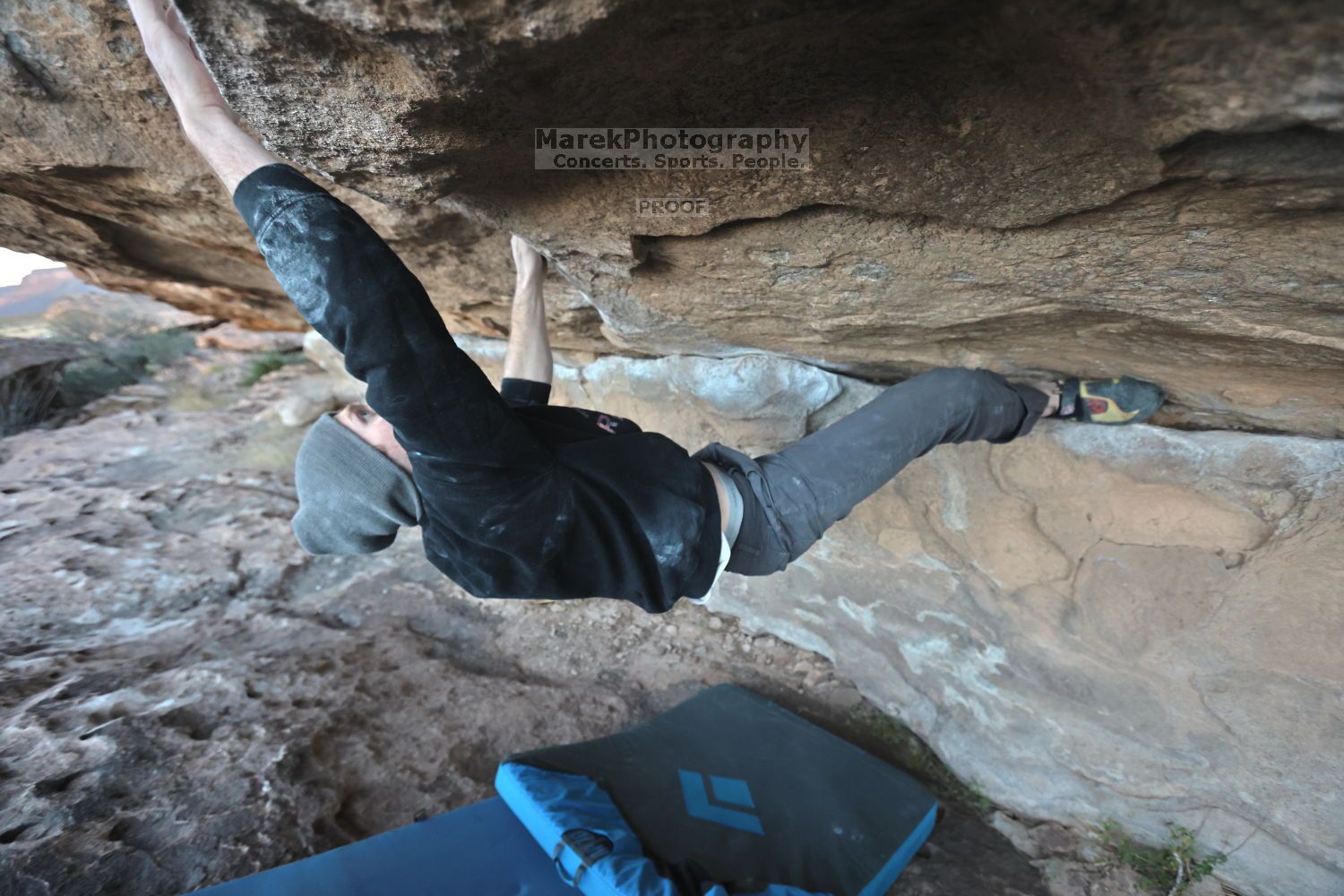 

Filename: SRM_20211125_1645530.jpg
Aperture: f/4.0
Shutter Speed: 1/640
Body: Canon EOS R6
Lens: Canon EF 16-35mm f/2.8 L