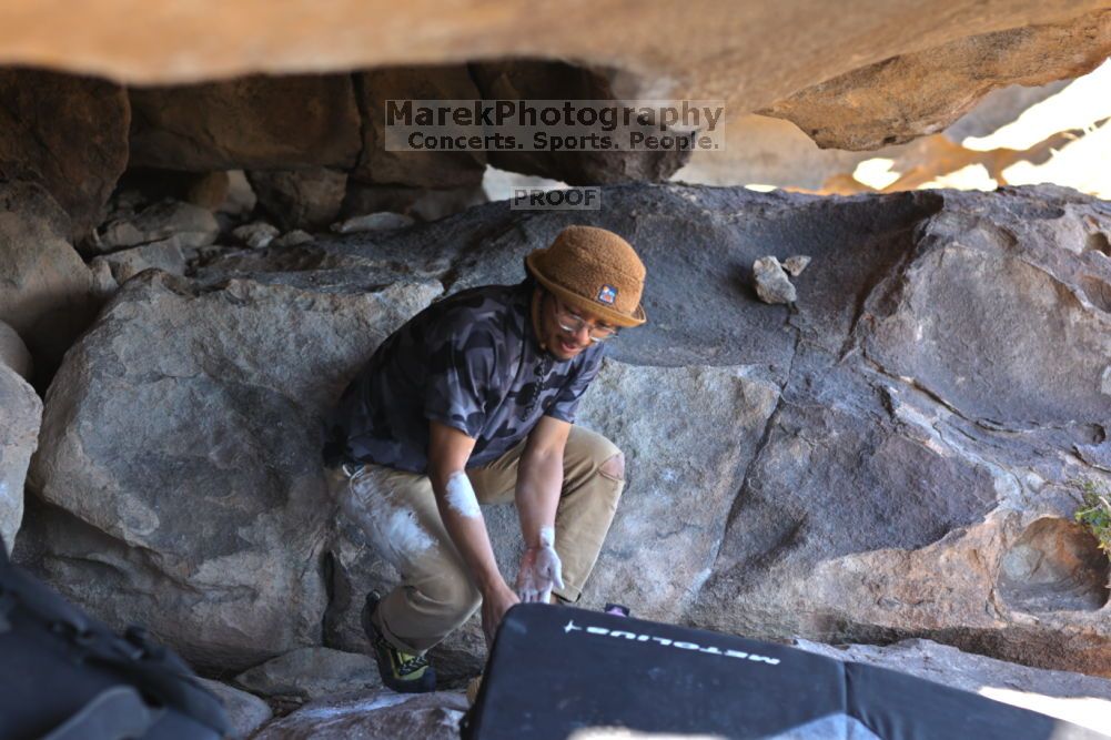 

Filename: SRM_20211211_1417090.jpg
Aperture: f/2.8
Shutter Speed: 1/400
Body: Canon EOS R6
Lens: Canon EF 85mm f/1.2 L II