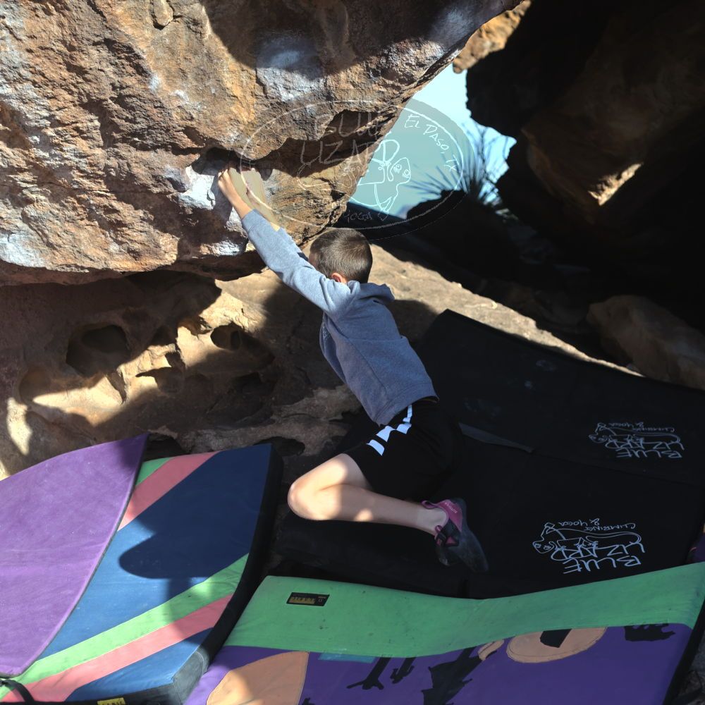 

Filename: SRM_20211223_0901465.jpg
Aperture: f/4.0
Shutter Speed: 1/3200
Body: Canon EOS R6
Lens: Canon EF 50mm f/1.8 II