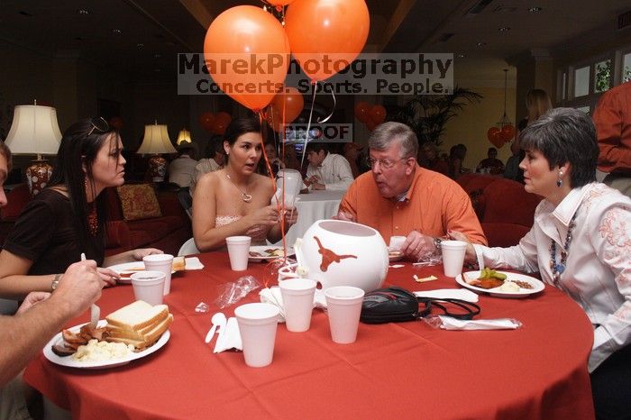 Sisters Malorie Liljenwall, Lauren Liljenwall, and mother, all Kappas. Kappa Kappa Gamma (KKG) hosted a parents' weekend barbecue before the UT vs Nebraska football game on Saturday, October 27, 2007 at their sorority house.
Filename: SRM_20071027_1246267.jpg
Aperture: f/8.0
Shutter Speed: 1/250
Body: Canon EOS 20D
Lens: Canon EF-S 18-55mm f/3.5-5.6
