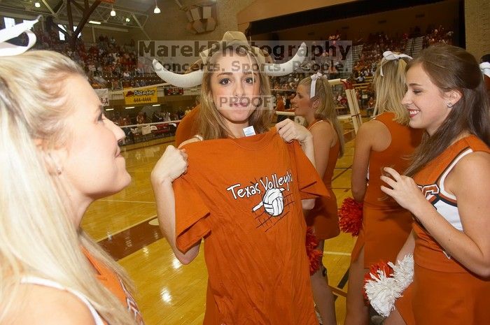 The Longhorns defeated the Huskers 3-0 on Wednesday night, October 24, 2007 at Gregory Gym.

Filename: SRM_20071024_1832262.jpg
Aperture: f/5.6
Shutter Speed: 1/100
Body: Canon EOS 20D
Lens: Canon EF-S 18-55mm f/3.5-5.6