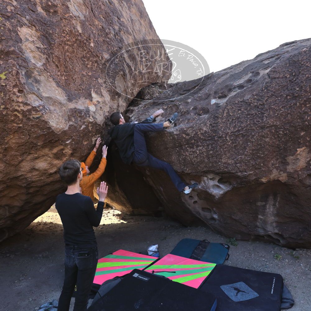 

Filename: SRM_20221112_0936360.jpg
Aperture: f/5.6
Shutter Speed: 1/500
Body: Canon EOS R6
Lens: Canon EF 16-35mm f/2.8 L