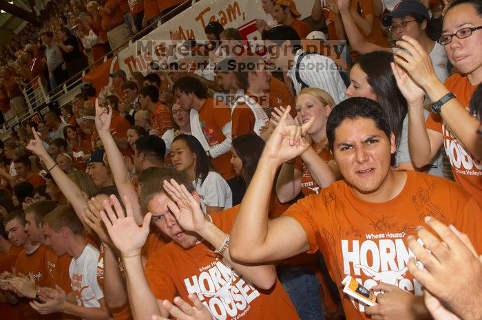 The Longhorns defeated the Huskers 3-0 on Wednesday night, October 24, 2007 at Gregory Gym.
Filename: SRM_20071024_1940382.jpg
Aperture: f/7.1
Shutter Speed: 1/100
Body: Canon EOS 20D
Lens: Canon EF-S 18-55mm f/3.5-5.6