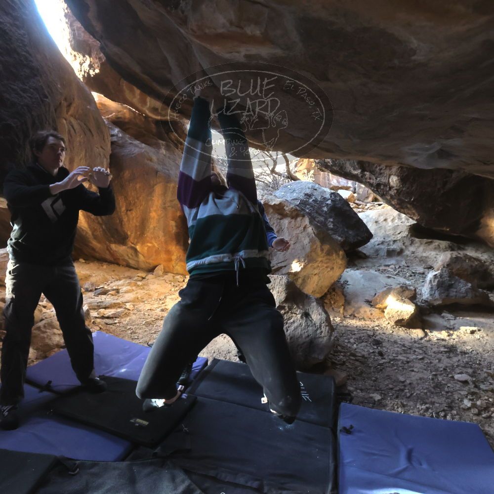 

Filename: SRM_20221217_1532380.jpg
Aperture: f/5.6
Shutter Speed: 1/400
Body: Canon EOS R6
Lens: Canon EF 16-35mm f/2.8 L