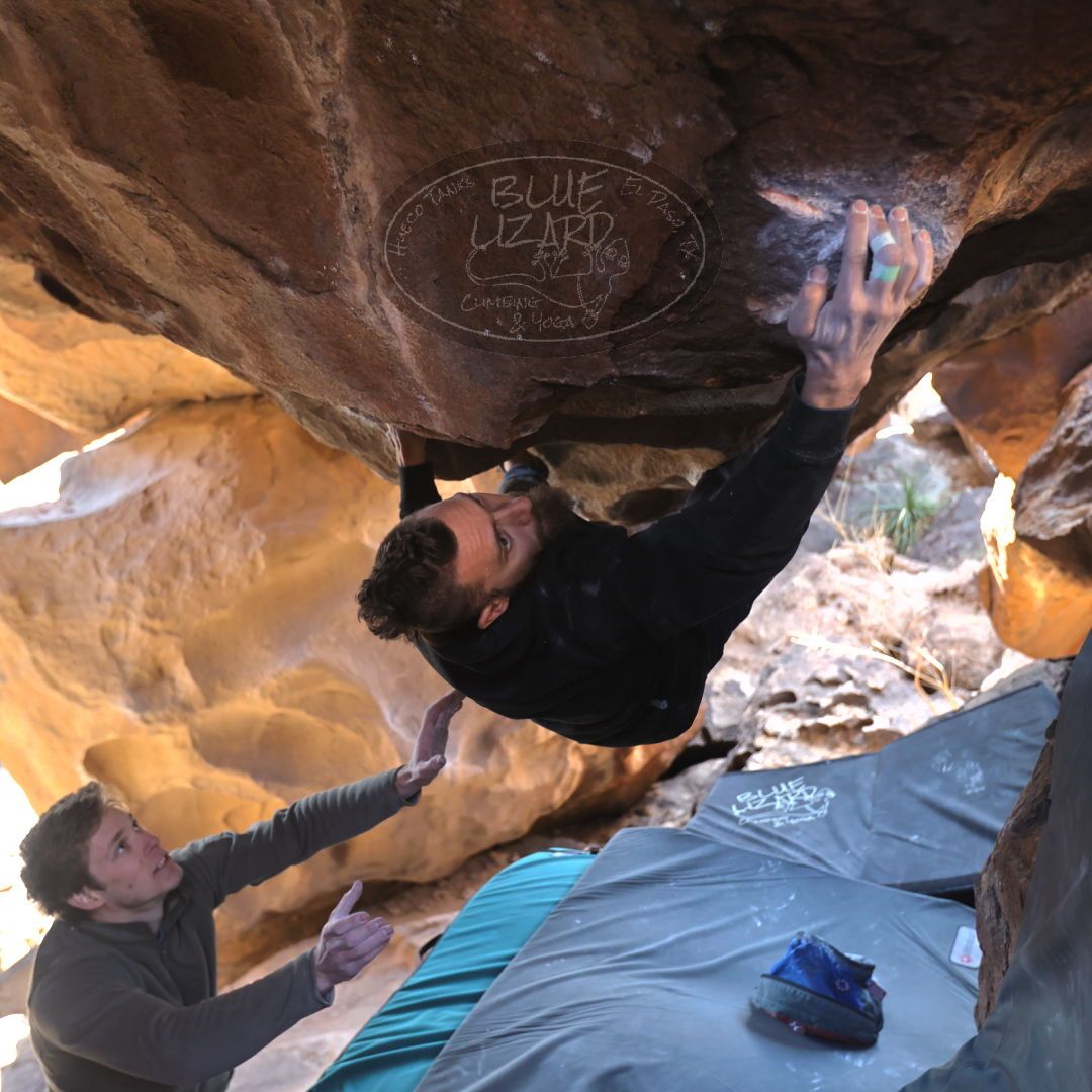 

Filename: SRM_20221227_1229000.jpg
Aperture: f/3.2
Shutter Speed: 1/320
Body: Canon EOS R6
Lens: Canon EF 16-35mm f/2.8 L