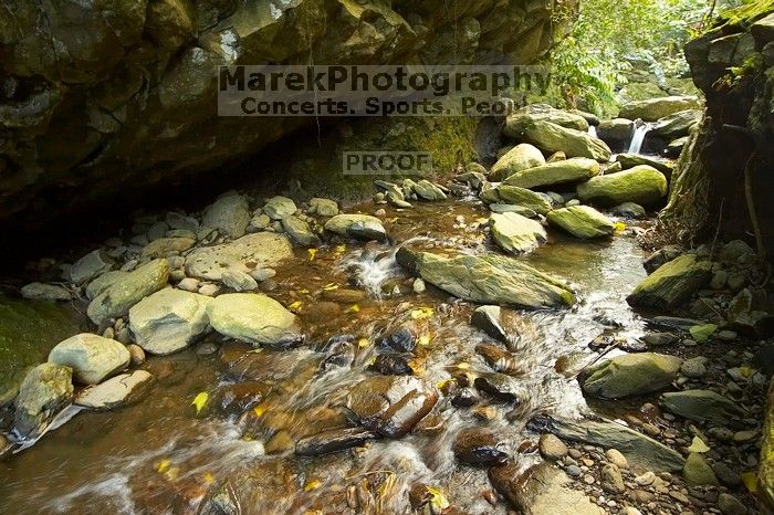

Filename: SRM_20071219_1641373.jpg
Aperture: f/8.0
Shutter Speed: 1/8
Body: Canon EOS-1D Mark II
Lens: Sigma 15-30mm f/3.5-4.5 EX Aspherical DG DF