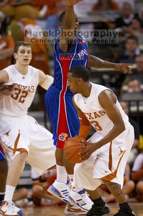 UT junior A.J. Abrams (#3, G). The University of Texas (UT) Longhorns defeated the University of Kansas Jayhawks 72-69 in Austin, Texas on Monday, February 11, 2008.
Filename: SRM_20080211_2053045.jpg
Aperture: f/2.8
Shutter Speed: 1/640
Body: Canon EOS 20D
Lens: Canon EF 300mm f/2.8 L IS