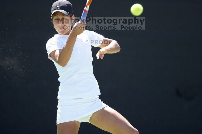 Third singles UT sophomore Stephanie Davison defeated CSUS junior Luba Schifris 7-5, 5-7, 16-14.  The University of Texas defeated Sacramento State on Saturday, March 22, 2008.

Filename: SRM_20080322_1322322.jpg
Aperture: f/2.8
Shutter Speed: 1/2000
Body: Canon EOS-1D Mark II
Lens: Canon EF 300mm f/2.8 L IS