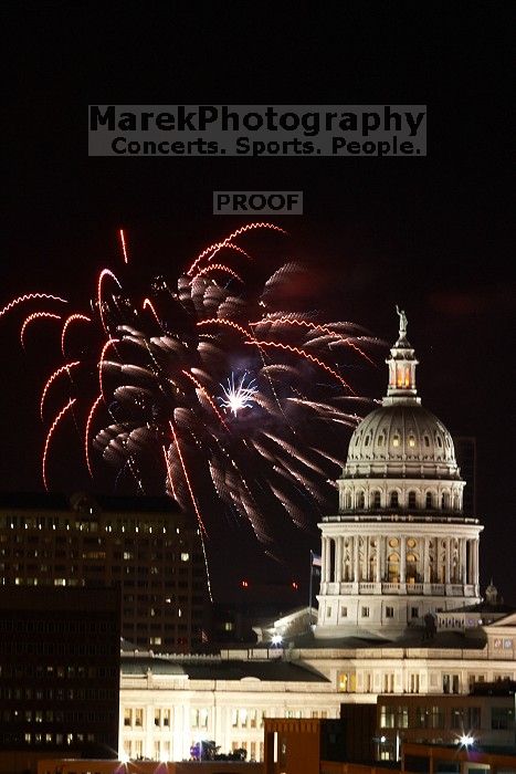 Austin Independence Day fireworks with the Capitol building, as viewed from atop the Manor Garage at The University of Texas at Austin. The fireworks were launched from Auditorium Shores, downtown Austin, Friday, July 4, 2008.
Filename: SRM_20080704_2151126.jpg
Aperture: f/11.0
Shutter Speed: 5/1
Body: Canon EOS 20D
Lens: Canon EF 80-200mm f/2.8 L