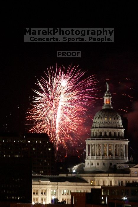 Austin Independence Day fireworks with the Capitol building, as viewed from atop the Manor Garage at The University of Texas at Austin. The fireworks were launched from Auditorium Shores, downtown Austin, Friday, July 4, 2008.
Filename: SRM_20080704_2154328.jpg
Aperture: f/11.0
Shutter Speed: 2/1
Body: Canon EOS 20D
Lens: Canon EF 80-200mm f/2.8 L