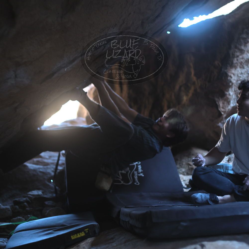 

Filename: SRM_20251126_1310090.jpg
Aperture: f/2.2
Shutter Speed: 1/320
Body: Canon EOS R6
Lens: Canon EF 50mm f/1.8 II