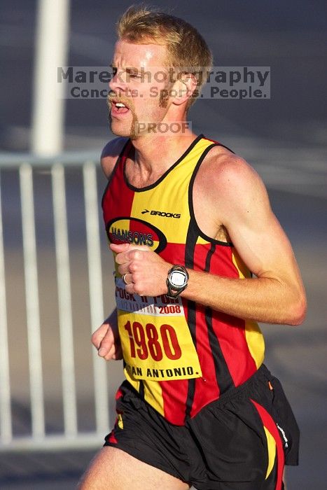 The first annual San Antonio Rock and Roll Marathon, Sunday, November 16, 2008.

Filename: SRM_20081116_08182668.jpg
Aperture: f/4.0
Shutter Speed: 1/2500
Body: Canon EOS-1D Mark II
Lens: Canon EF 300mm f/2.8 L IS