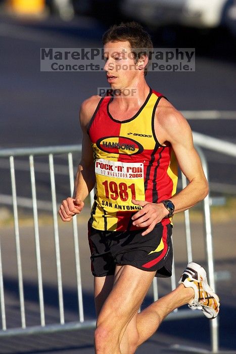 The first annual San Antonio Rock and Roll Marathon, Sunday, November 16, 2008.

Filename: SRM_20081116_08191872.jpg
Aperture: f/4.0
Shutter Speed: 1/3200
Body: Canon EOS-1D Mark II
Lens: Canon EF 300mm f/2.8 L IS